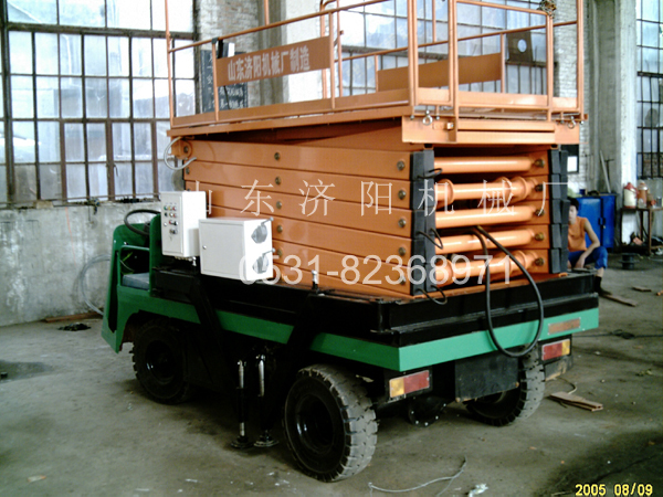 電瓶升降平臺車(chē)(點(diǎn)擊查看)